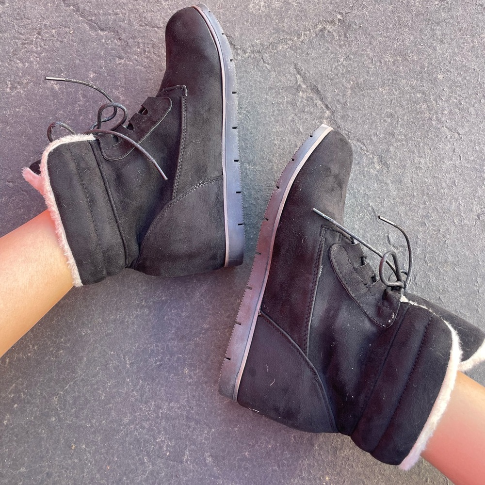 Cozy Black Vegan Fur Suede lace up booties - Picture 4 of 10